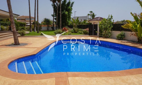 Újraértékesítés - Villa  - Alfas del Pí