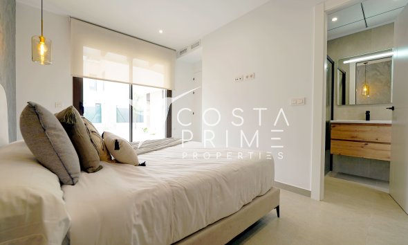 Nowy budynek - Szalet - Heredades