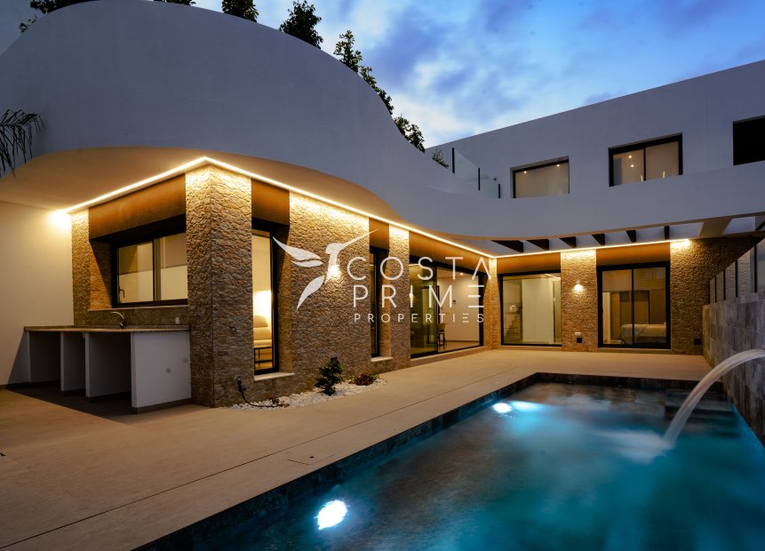 Nowy budynek - Szalet - Heredades