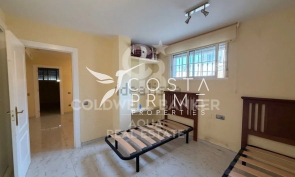 Resale - Villa  - La Nucía