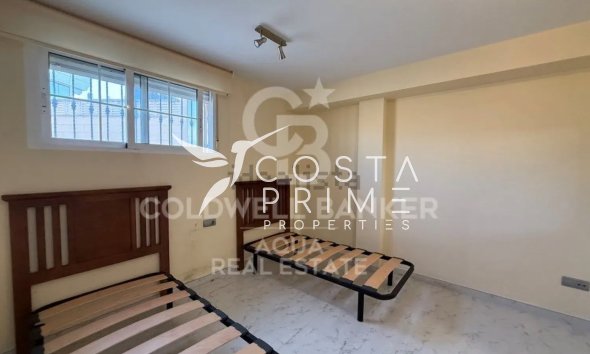 Resale - Villa  - La Nucía