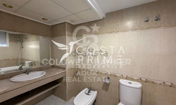 Resale - Villa  - La Nucía