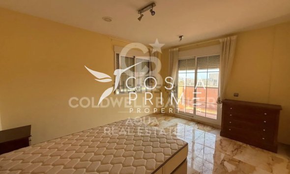 Resale - Villa  - La Nucía