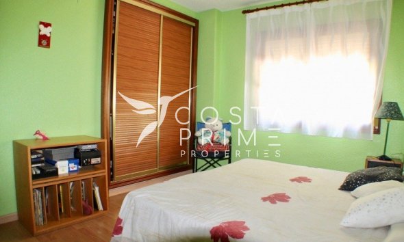 Resale - Villa  - Benidorm