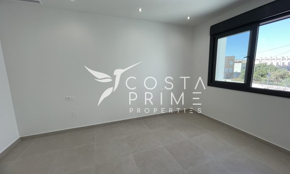 Nowy budynek - Szalet - Heredades