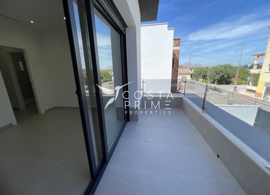 Nowy budynek - Szalet - Heredades