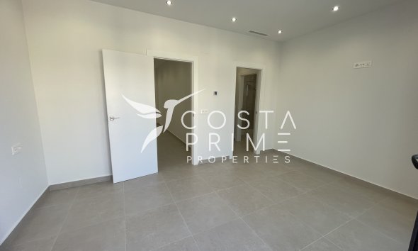 Nowy budynek - Szalet - Heredades