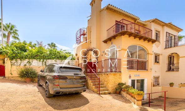 Újraértékesítés - Városháza / Semi - Albir