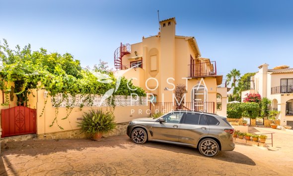 Újraértékesítés - Városháza / Semi - Albir