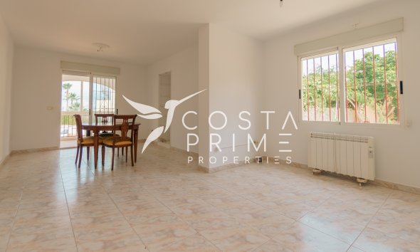 Újraértékesítés - Városháza / Semi - Albir