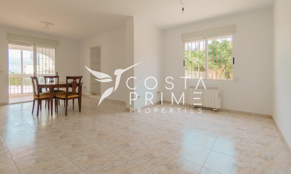 Újraértékesítés - Városháza / Semi - Albir