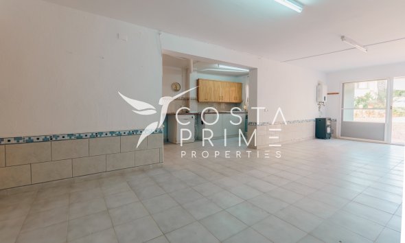 Újraértékesítés - Városháza / Semi - Albir