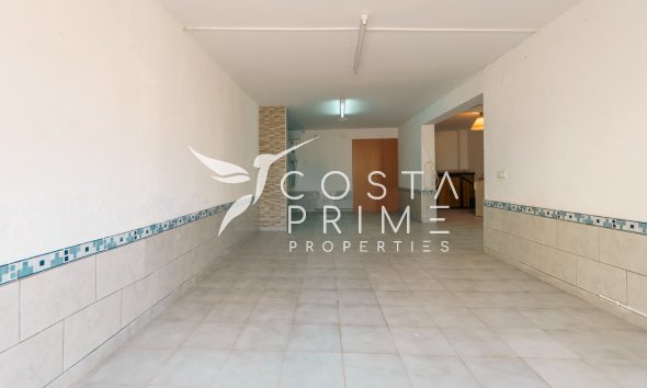 Újraértékesítés - Városháza / Semi - Albir