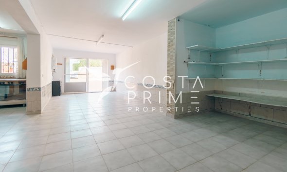 Újraértékesítés - Városháza / Semi - Albir