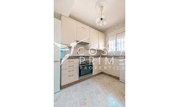 Újraértékesítés - Városháza / Semi - Albir