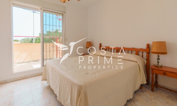 Újraértékesítés - Városháza / Semi - Albir