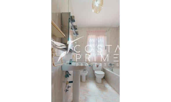 Újraértékesítés - Városháza / Semi - Albir