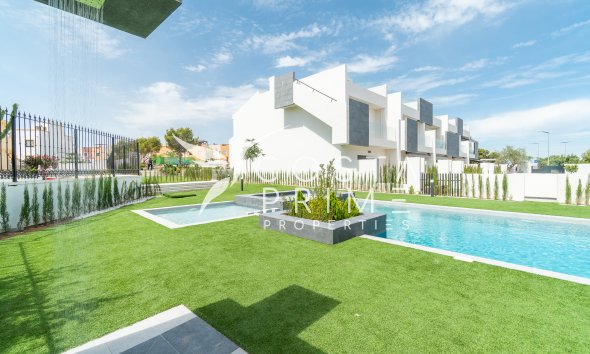 Nowy budynek - Kamienica / bliźniak - Torrevieja