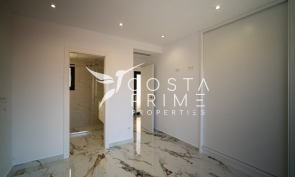 Nowy budynek - Szalet - Coloma