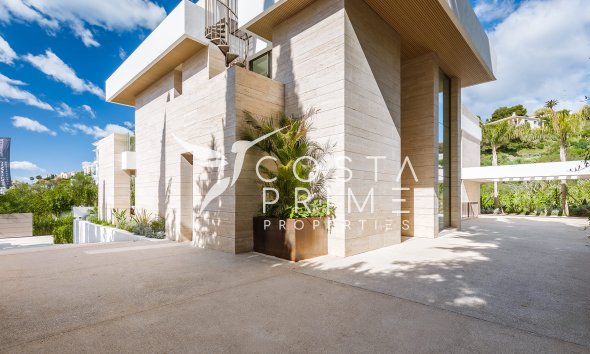 Nowy budynek - Szalet - Cortés