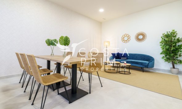 Nowy budynek - Daszek - Las Lagunas de Mijas