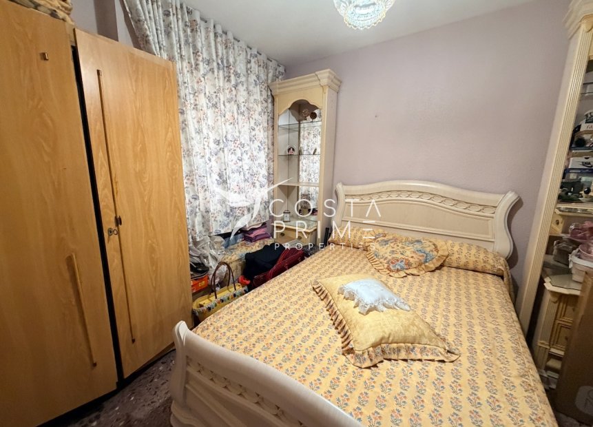 Resale - Apartment / Flat - Benidorm