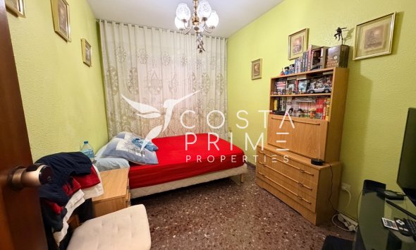 Resale - Apartment / Flat - Benidorm