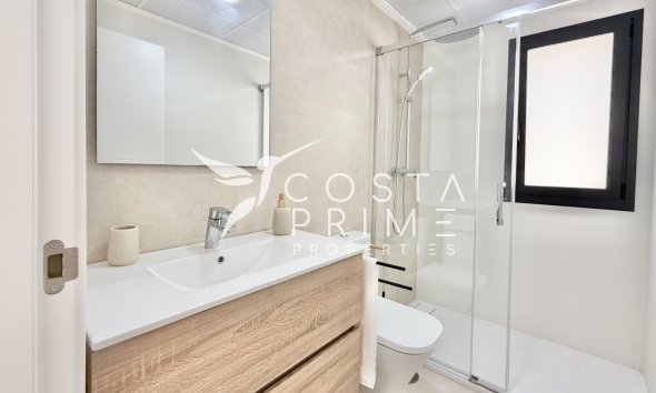 Új építésű - Városháza / Semi - Cox