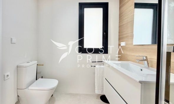 Új építésű - Városháza / Semi - Cox