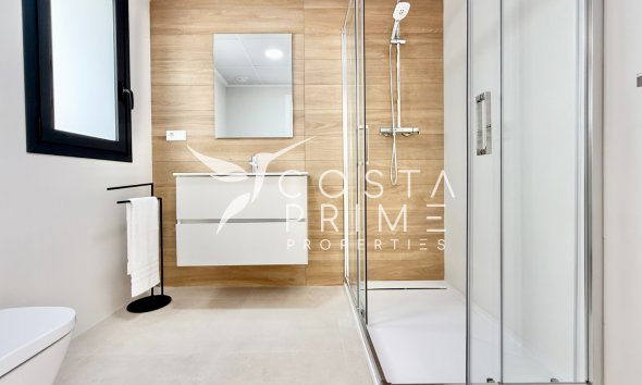 Új építésű - Városháza / Semi - Cox