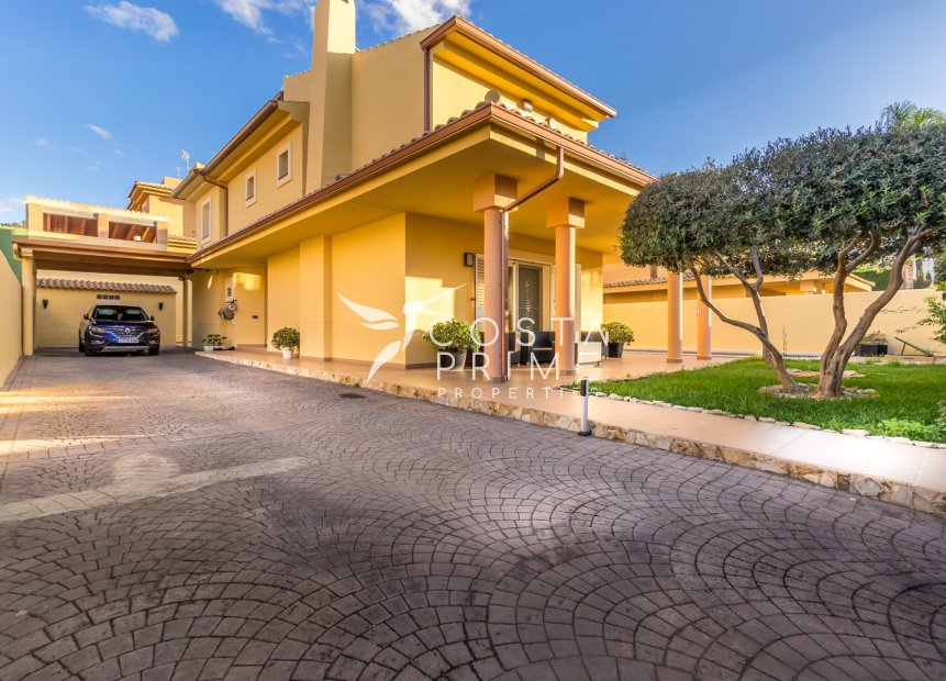 Resale - Villa  - Benidorm