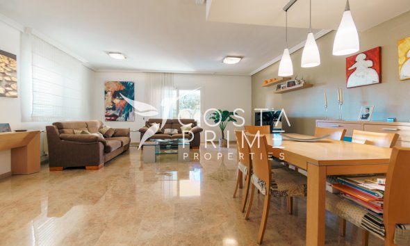 Resale - Villa  - Benidorm