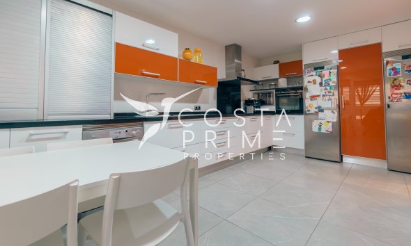 Resale - Villa  - Benidorm