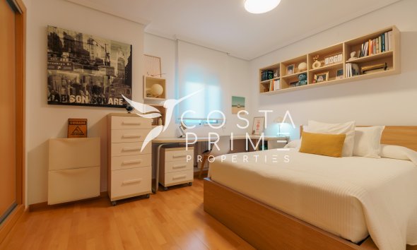 Resale - Villa  - Benidorm