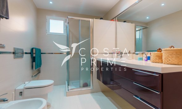 Resale - Villa  - Benidorm