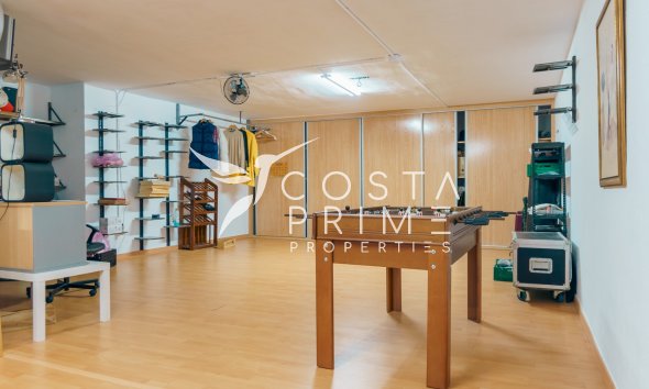 Resale - Villa  - Benidorm