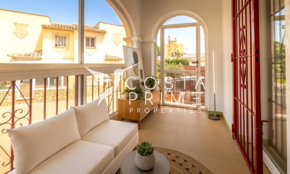 Újraértékesítés - Városháza / Semi - Albir