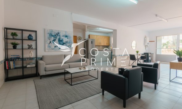 Újraértékesítés - Városháza / Semi - Albir