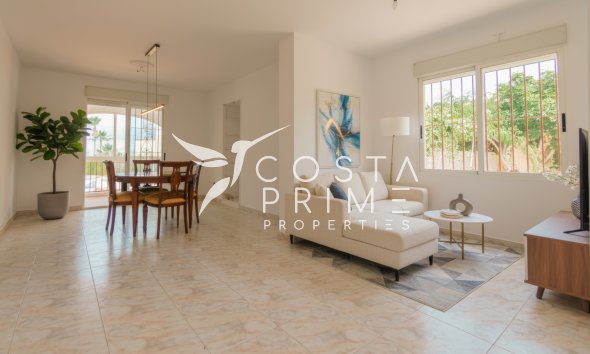 Újraértékesítés - Városháza / Semi - Albir