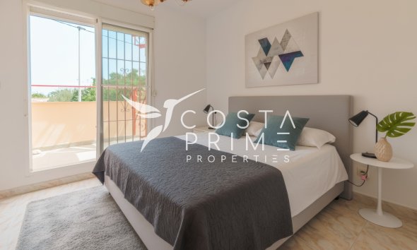 Újraértékesítés - Városháza / Semi - Albir