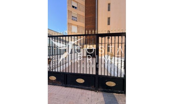 Resale - Apartment / Flat - Benidorm