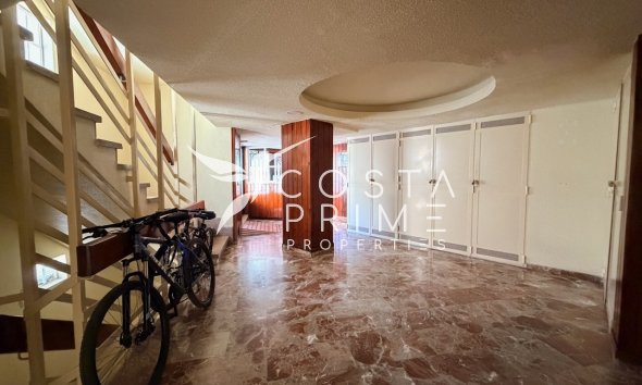 Resale - Apartment / Flat - Benidorm