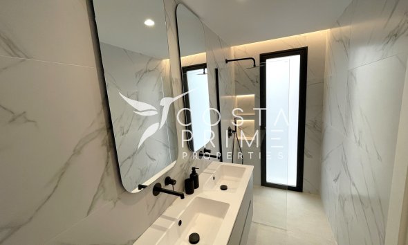 Nowy budynek - Szalet - Molina De Segura