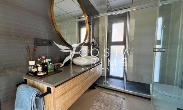 Resale - Villa  - Finestrat