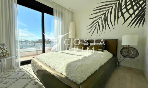 Újraértékesítés - Villa  - Finestrat