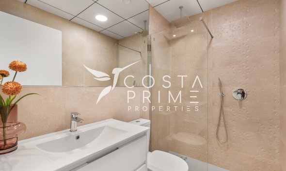 Nowy budynek - Szalet - Los Alcazares