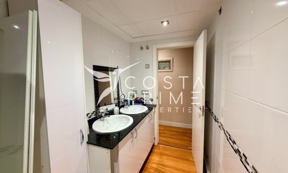 Resale - Apartment / Flat - La Nucía