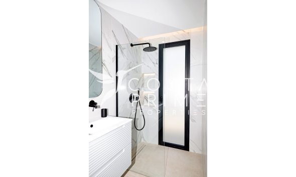 Nowy budynek - Szalet - Molina De Segura