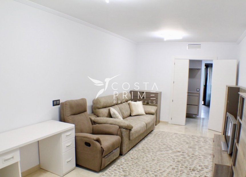 Resale - Apartment / Flat - Villajoyosa