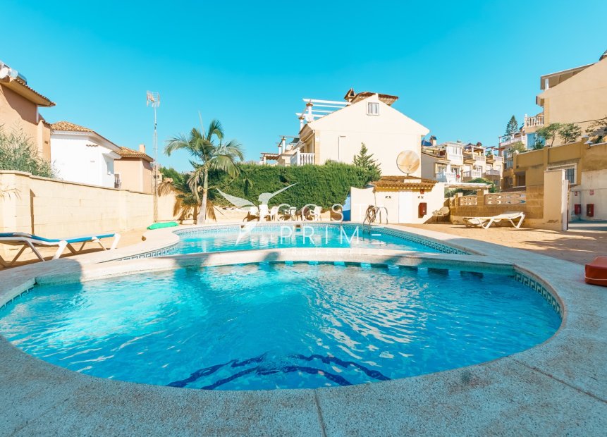 Resale - Villa  - La Nucía